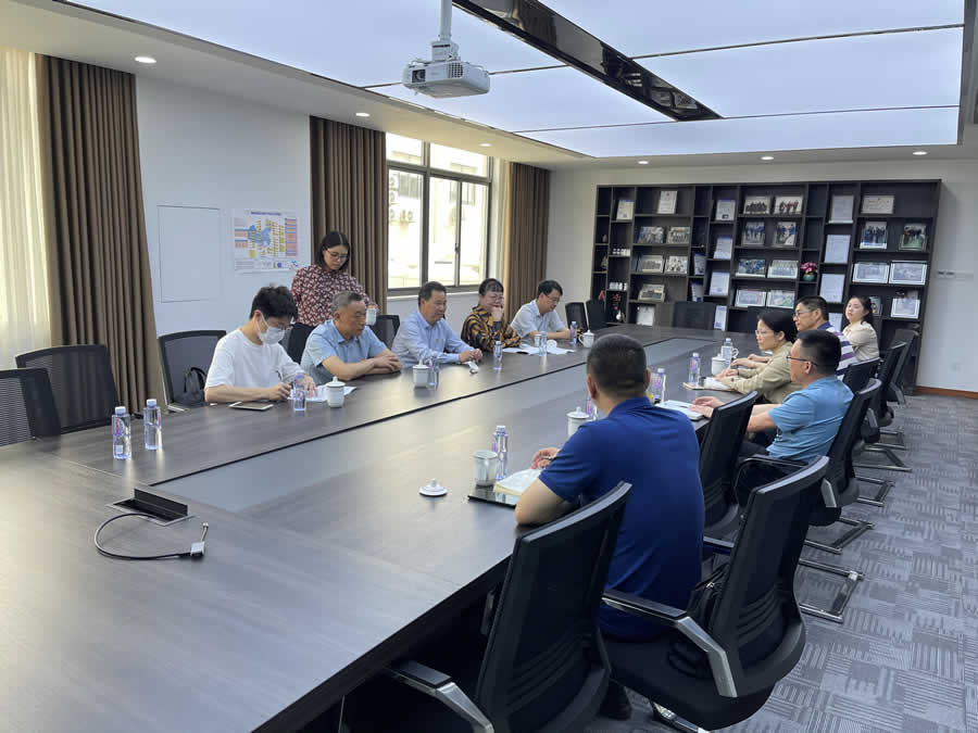 嘉興市人大常委會(huì )副主任趙建明一行考察公司
