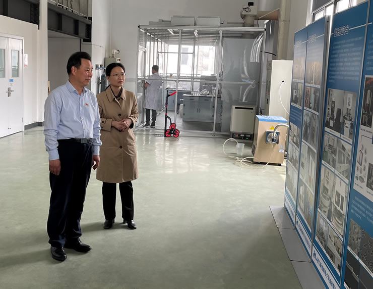 嘉興市人大常委會(huì )副主任趙建明一行考察公司